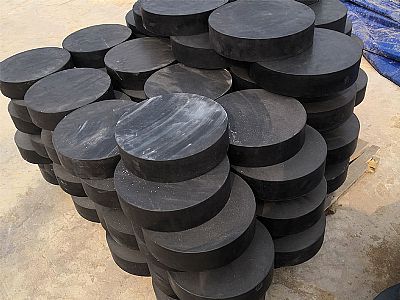 雷州市板式橡胶支座由若干层橡胶片与薄钢板经加压硫化